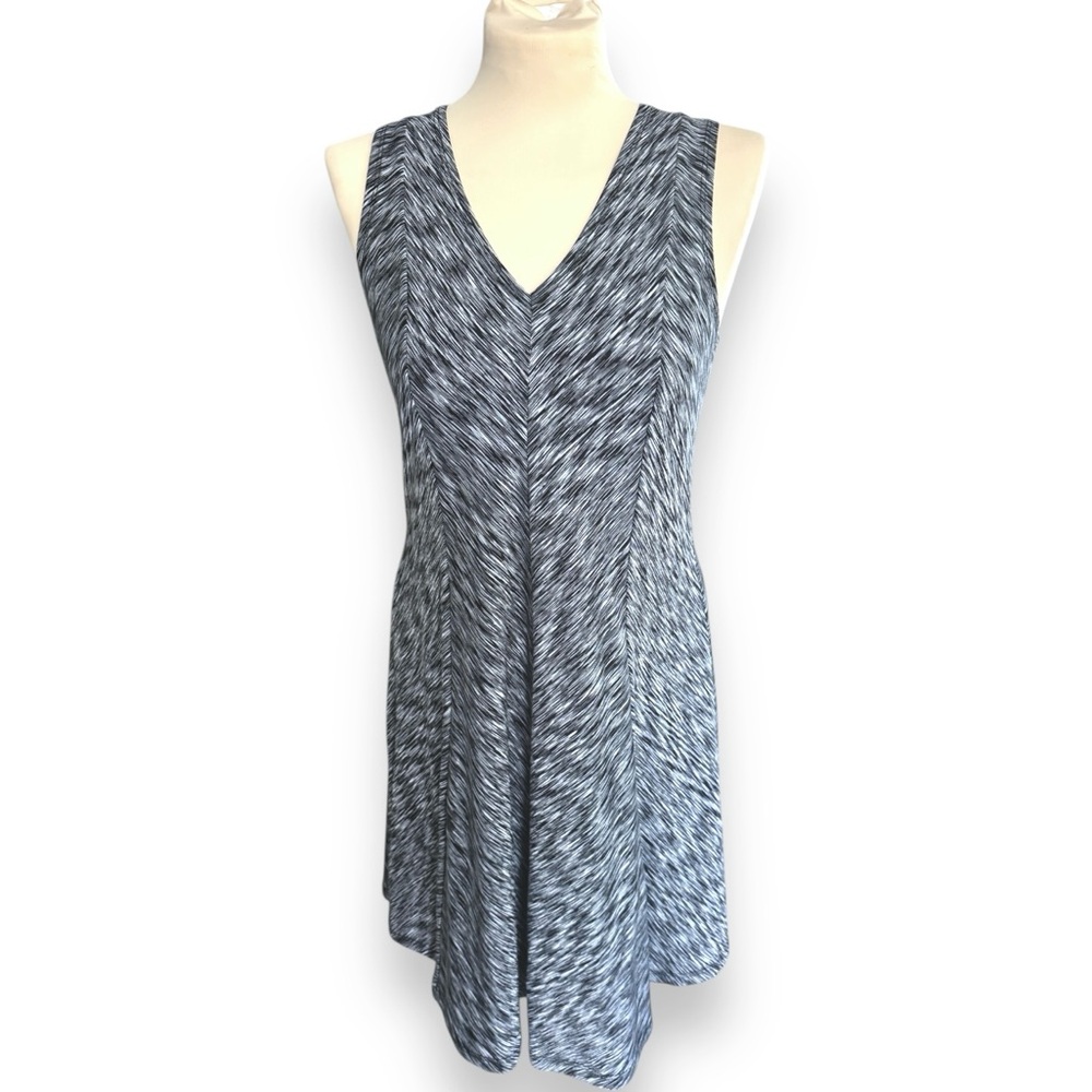 Neesha Black White Patterned Sleeveless Dresss